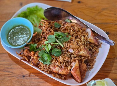 หมึกไข่ทอดกระเทียม