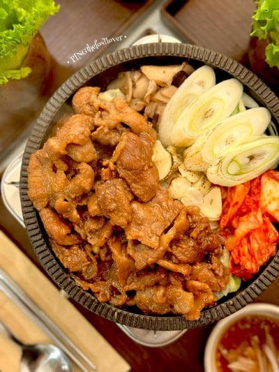 อาหาร หรือ เครื่องดื่ม