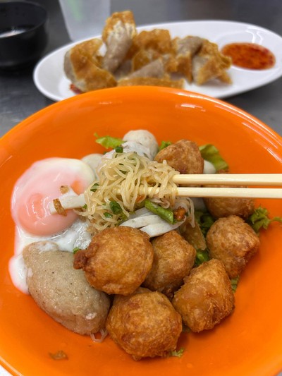 ก๋วยเตี๋ยวลูกชิ้นปลา