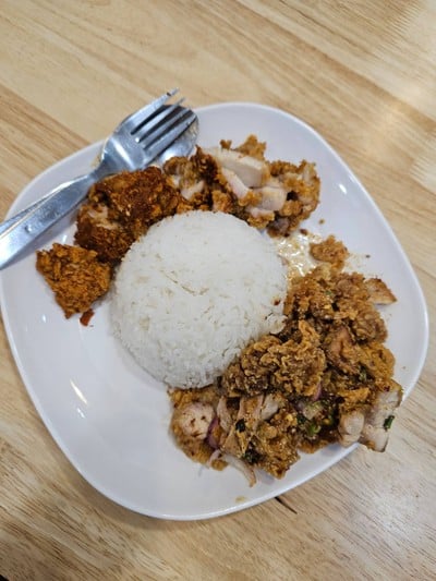 ข้าวไก่กรอบดูโอ้ เลือกได้ 2 รสชาติ