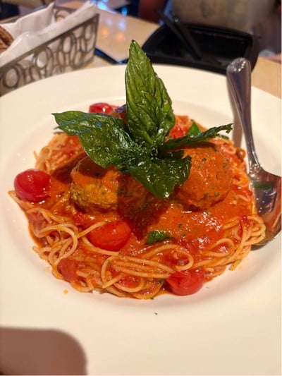 SPAGHETTI AND MEATBALLS