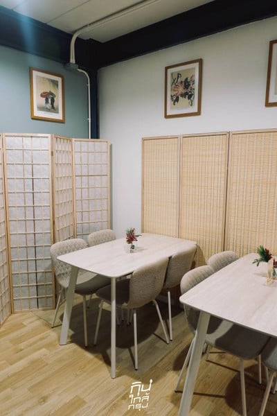 Adia's Cafe ธีมคริสมาสต์ ต้อนรับปีใหม่ มีมุมให้ติดแกรมเพียบ