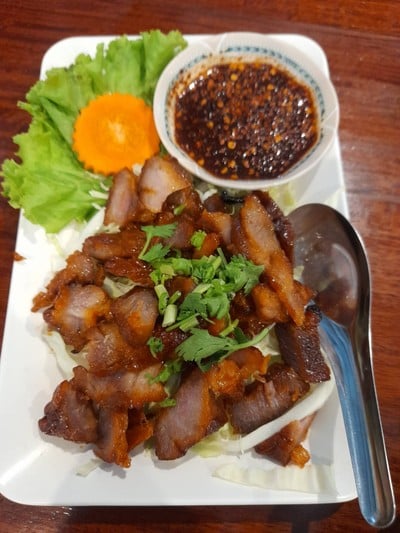 หมูย่างจิ้มแจ่ว