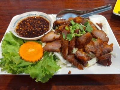 หมูย่างจิ้มแจ่ว
