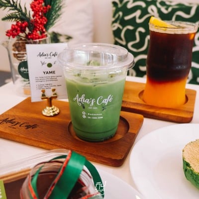 Adia's Cafe ธีมคริสมาสต์ ต้อนรับปีใหม่ มีมุมให้ติดแกรมเพียบ