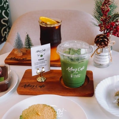 Adia's Cafe ธีมคริสมาสต์ ต้อนรับปีใหม่ มีมุมให้ติดแกรมเพียบ