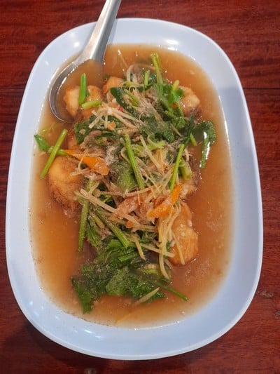 เนื้อปลากะพงผัดขึ้นฉ่าย