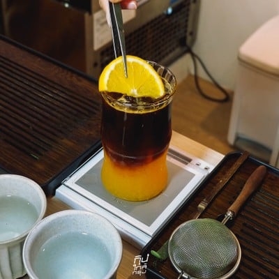 Adia's Cafe ธีมคริสมาสต์ ต้อนรับปีใหม่ มีมุมให้ติดแกรมเพียบ