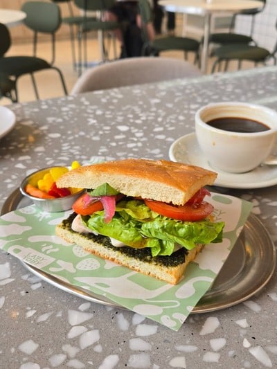 อาหาร หรือ เครื่องดื่ม