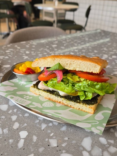 อาหาร หรือ เครื่องดื่ม