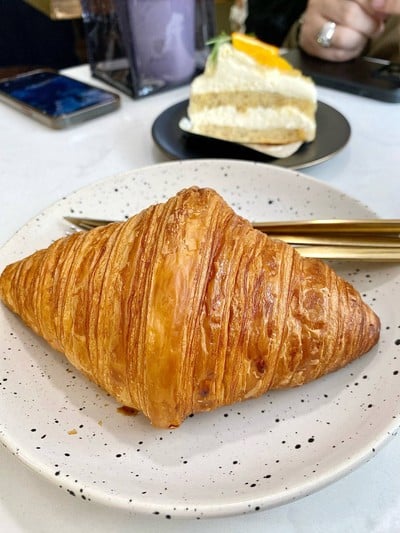 Plain Croissant