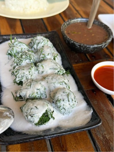 ใบชะครามราดกะทิ + น้ำพริกกะปิ