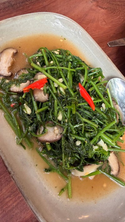ผัดผักกูด