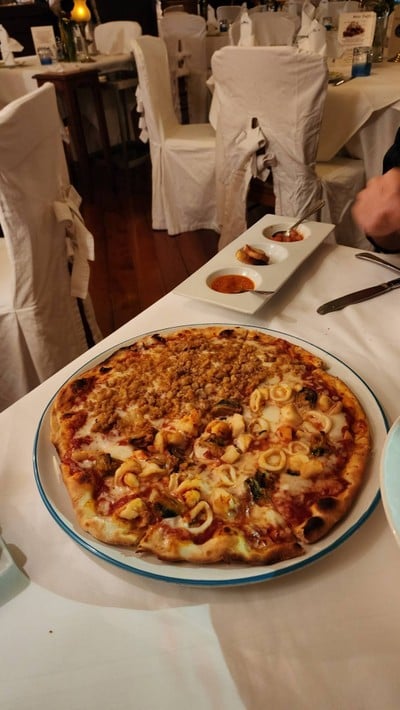SEAFOOD PIZZA