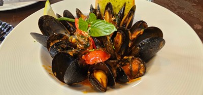 Italian Black Mussels