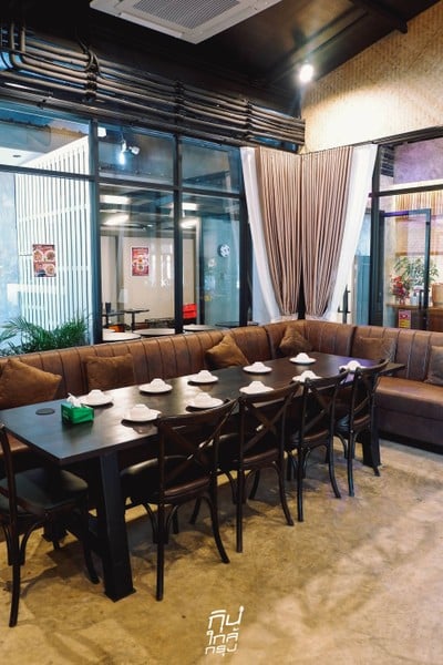 โรงนา อีสานบาร์&เรสเตอรองต์ ร้านอาหารอีสานรสแซ่บ ย่านวัชรพล