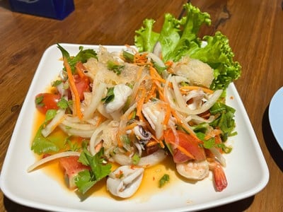 ยำวุ้นเส้นทะเล