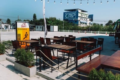 โรงนา อีสานบาร์&เรสเตอรองต์ ร้านอาหารอีสานรสแซ่บ ย่านวัชรพล