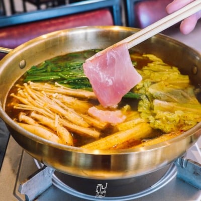 โรงนา อีสานบาร์&เรสเตอรองต์ ร้านอาหารอีสานรสแซ่บ ย่านวัชรพล