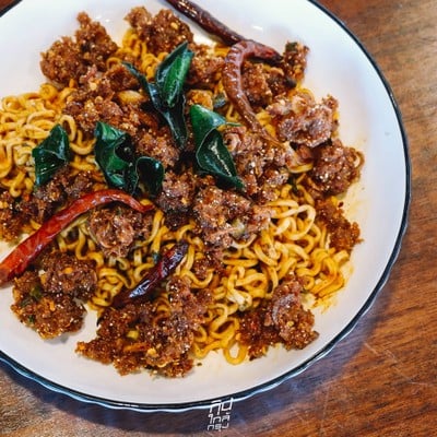 โรงนา อีสานบาร์&เรสเตอรองต์ ร้านอาหารอีสานรสแซ่บ ย่านวัชรพล