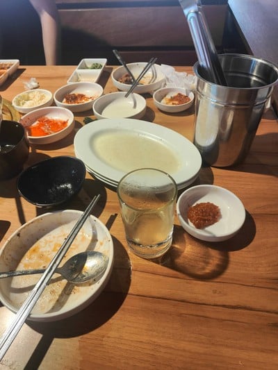 อาหาร หรือ เครื่องดื่ม