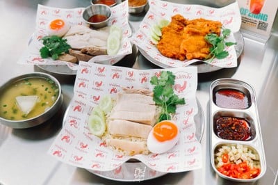 ข้าวมันไก่กับไข่ by เชฟจอม Master Chef x เฮียก้อ @บางนาตราด