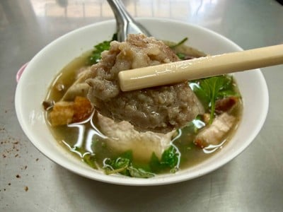 เกาเหลาเลือดหมู