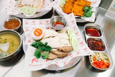 ข้าวมันไก่กับไข่ by เชฟจอม Master Chef x เฮียก้อ @บางนาตราด