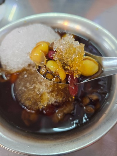 อาหาร หรือ เครื่องดื่ม