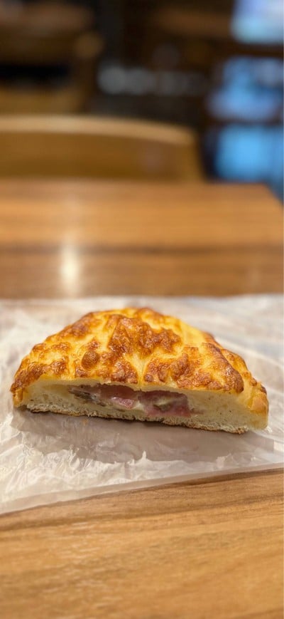 🥪 Ham & Champignon Bun. (Price 42 Baht.)