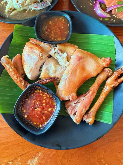 ไก่ย่างครึ่งตัว