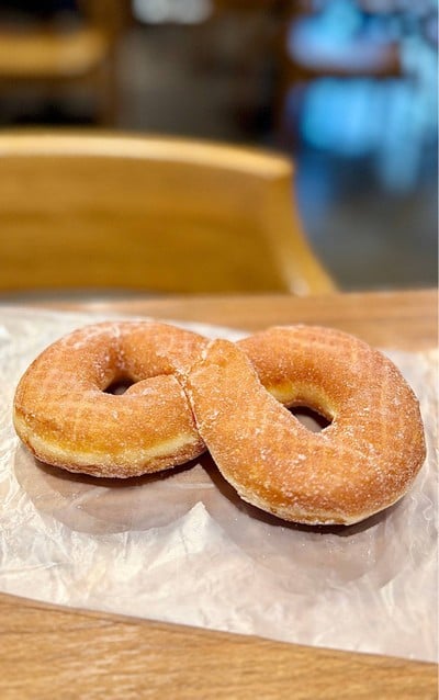 🍩 Sugar Infinity Doughnut. (Price 28 Baht.)