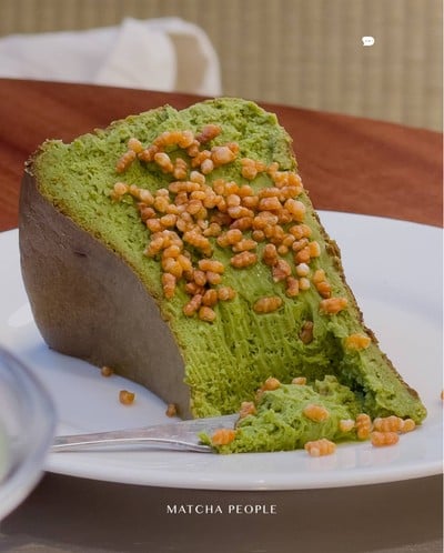 Matcha & Genmai Burnt Cheesecake