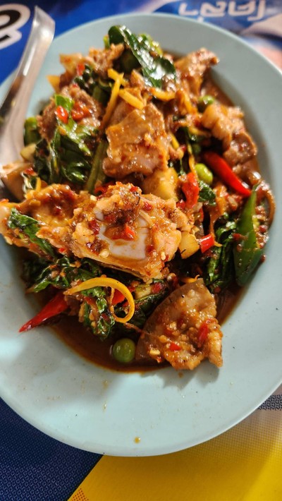 ผัดเผ็ดหมูป่า