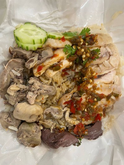 ข้าวมันไก่ต้ม+เครื่องใน 60 บาท