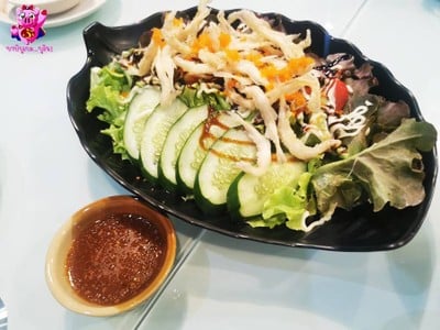 อาหาร หรือ เครื่องดื่ม