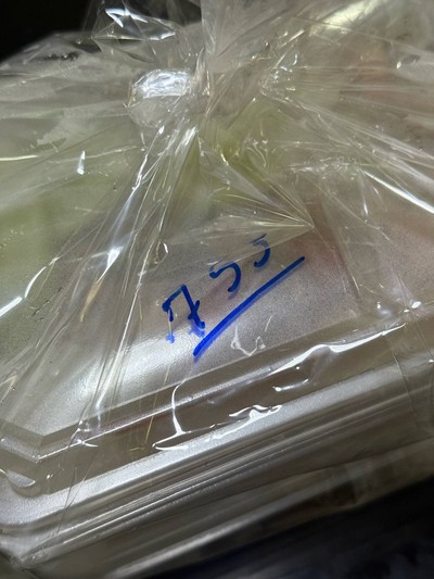 ผัดกะปิสะตอกุ้งหมูสับราดข้าว