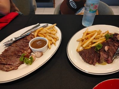 อาหาร หรือ เครื่องดื่ม