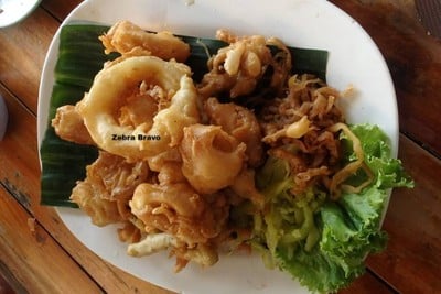 ปลาหมึกชุบแป้งทอด