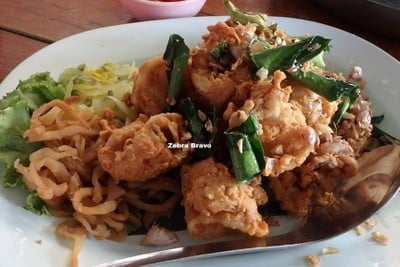 ปลาหมึกทอดกระเทียม