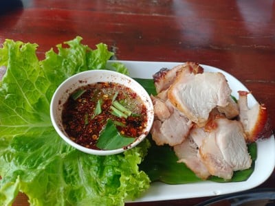 คอหมูย่าง