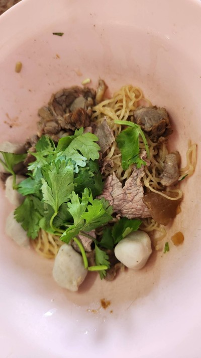 บะหมี่แห้งเนื้อ