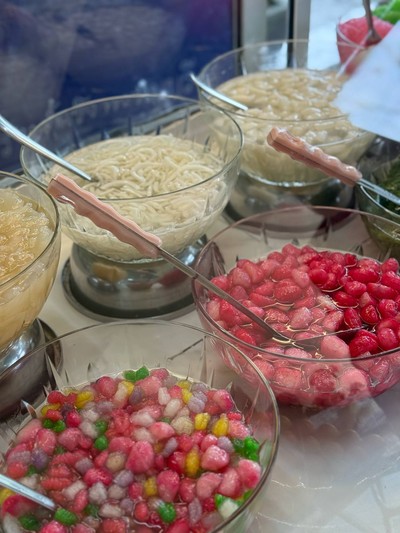 ทับทิมกรอบ ลอดช่อง ขนมหวาน