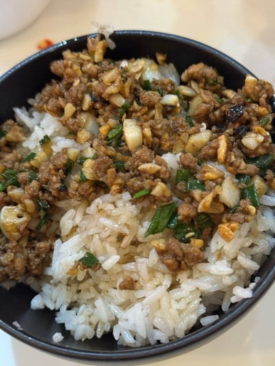 ข้าวหมูผัดหนำเลี๊ยบ