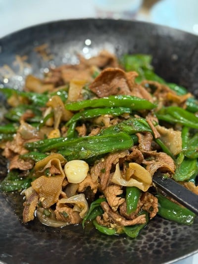 หมูผัดพริกหยวก