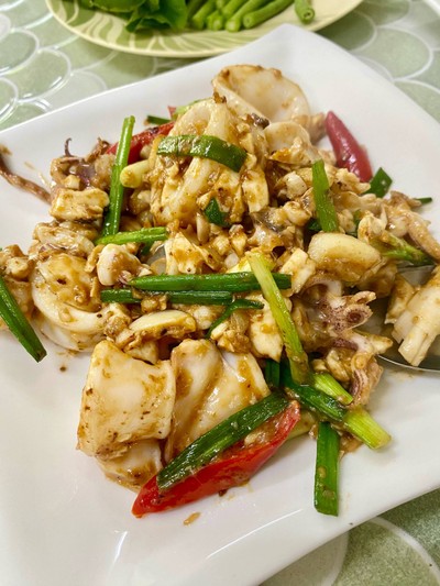 หมึกผัดไข่เค็ม