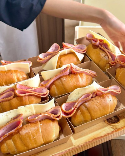 LoafyCo Bakery House ลาซาล