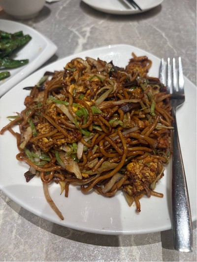 Stirred fried La Mien with Shedded Pork and Black Fungus