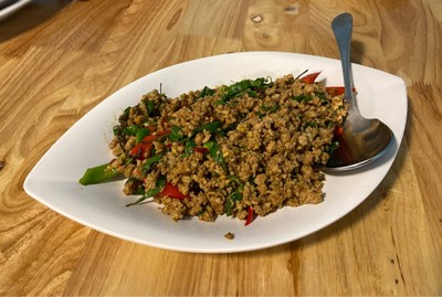 กะเพราหมูสับ