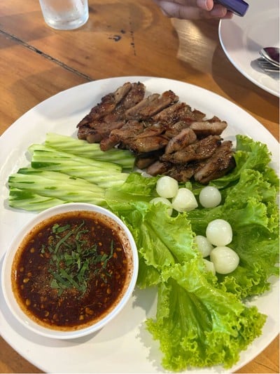 หมูย่างจิ้มแจ่ว